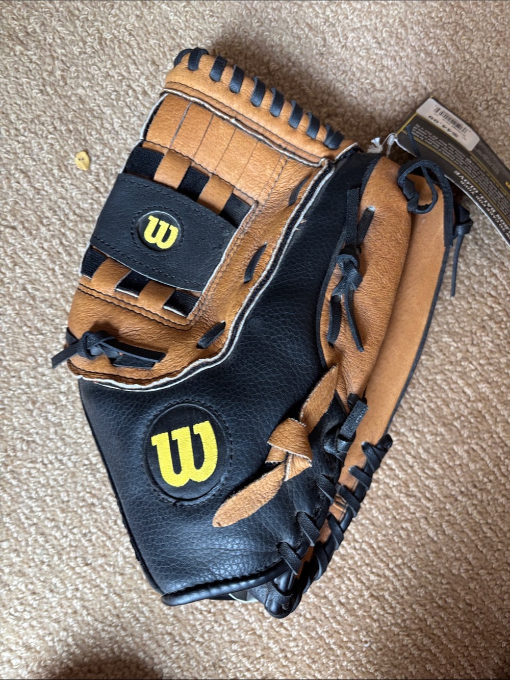 New Wilson Black and Tan Baseball Glove